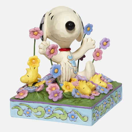 Snoopy in flowers